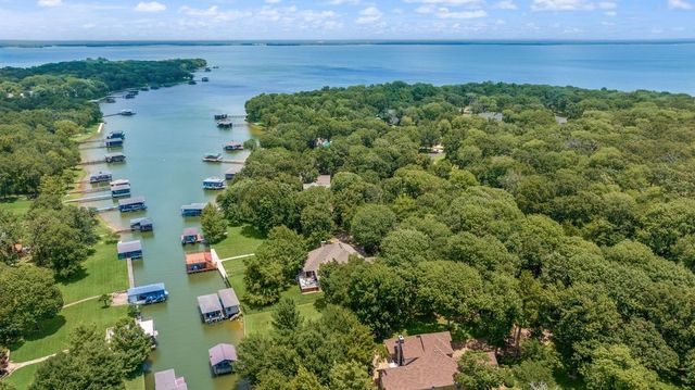 111 Bull Run Drive, Streetman, TX 75859