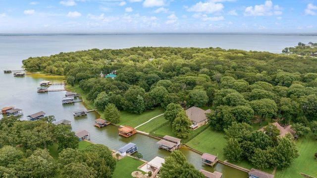 111 Bull Run Drive, Streetman, TX 75859