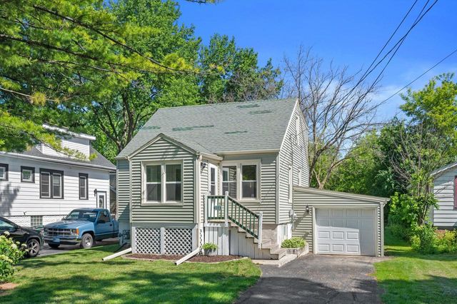 12516 W Meadow LANE, New Berlin, WI 53151