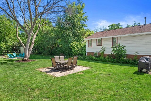 12516 W Meadow LANE, New Berlin, WI 53151