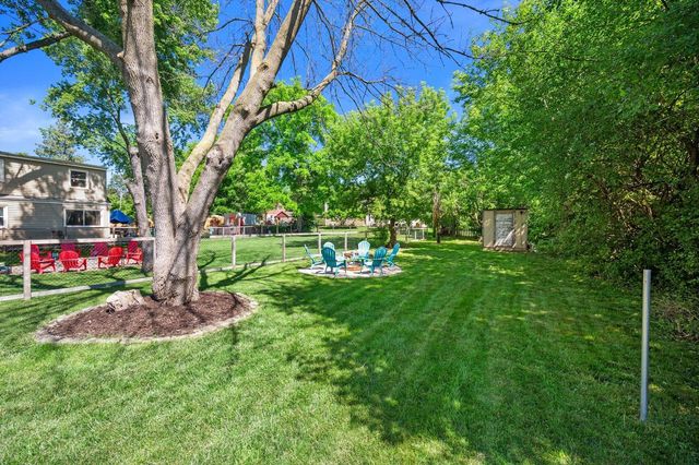 12516 W Meadow LANE, New Berlin, WI 53151