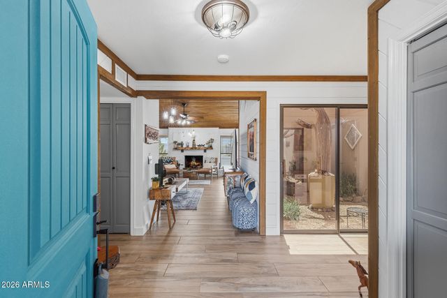 1011 E MADDOCK Road, Phoenix, AZ 85086
