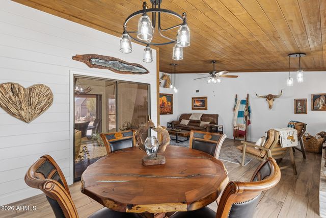 1011 E MADDOCK Road, Phoenix, AZ 85086