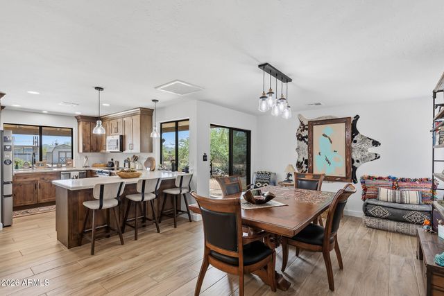 1011 E MADDOCK Road, Phoenix, AZ 85086