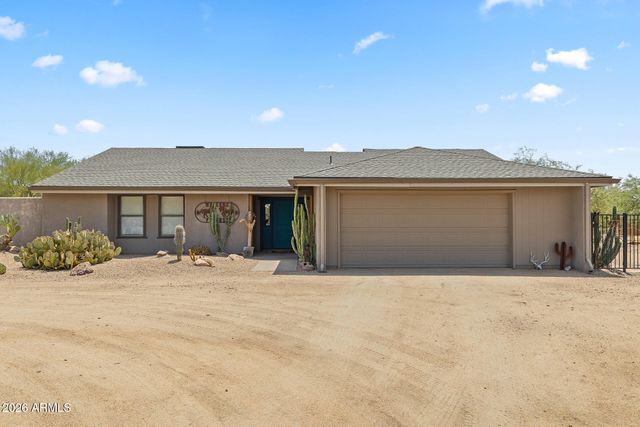 1011 E MADDOCK Road, Phoenix, AZ 85086