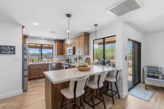 1011 E MADDOCK Road, Phoenix, AZ 85086
