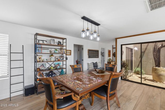 1011 E MADDOCK Road, Phoenix, AZ 85086