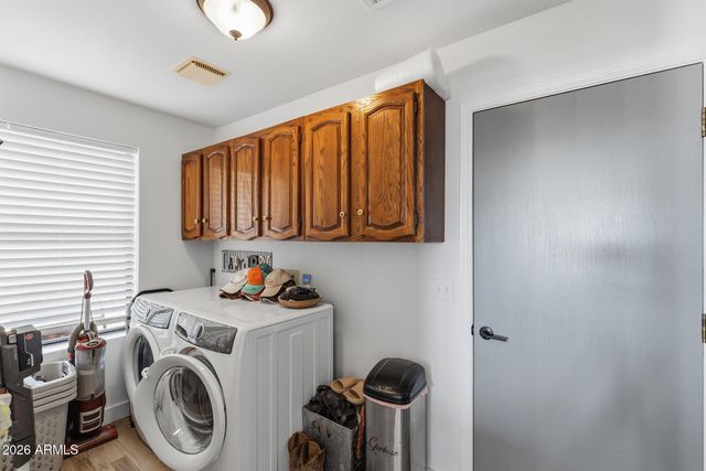 1011 E MADDOCK Road, Phoenix, AZ 85086