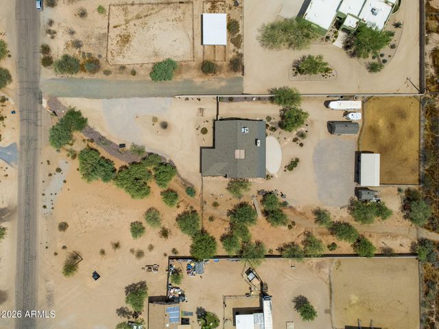 1011 E MADDOCK Road, Phoenix, AZ 85086