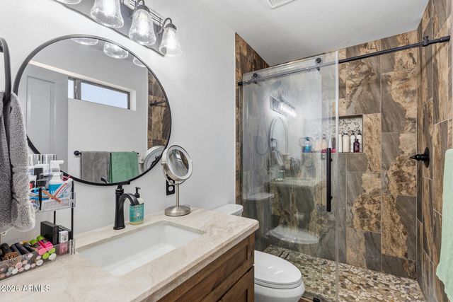 1011 E MADDOCK Road, Phoenix, AZ 85086