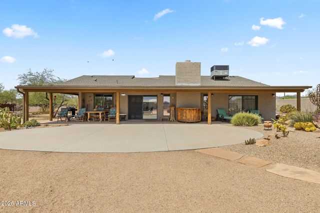 1011 E MADDOCK Road, Phoenix, AZ 85086