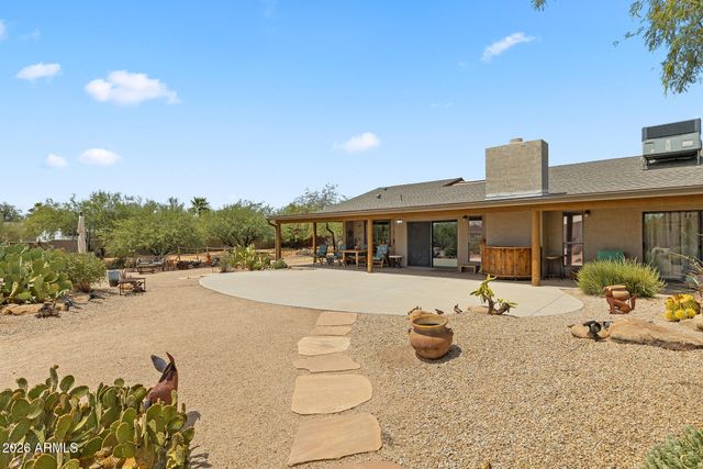 1011 E MADDOCK Road, Phoenix, AZ 85086