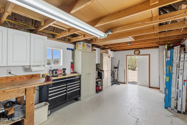 1011 E MADDOCK Road, Phoenix, AZ 85086