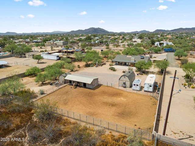 1011 E MADDOCK Road, Phoenix, AZ 85086