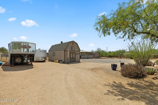 1011 E MADDOCK Road, Phoenix, AZ 85086