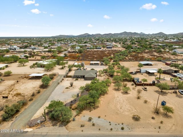 1011 E MADDOCK Road, Phoenix, AZ 85086
