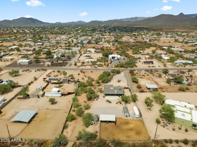 1011 E MADDOCK Road, Phoenix, AZ 85086
