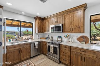 1011 E MADDOCK Road, Phoenix, AZ 85086