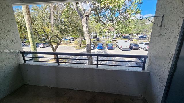 801 Lyons Rd 19203, Coconut Creek, FL 33063