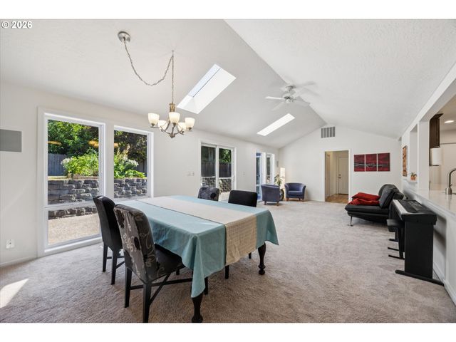 13165 Sw BRIGHTWOOD St, Beaverton, OR 97005