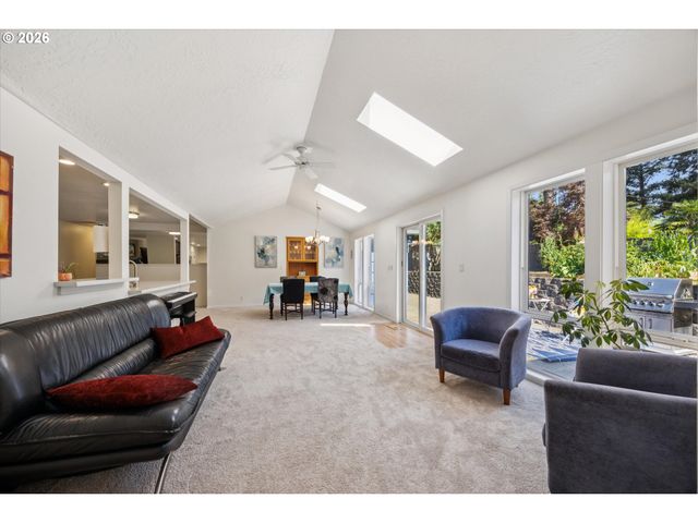 13165 Sw BRIGHTWOOD St, Beaverton, OR 97005
