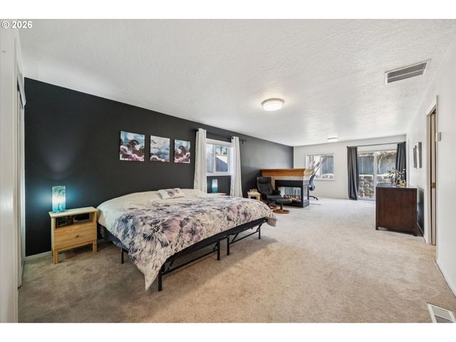 13165 Sw BRIGHTWOOD St, Beaverton, OR 97005