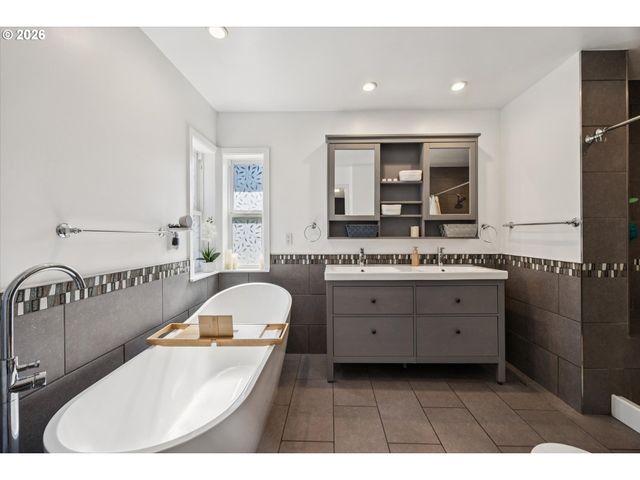 13165 Sw BRIGHTWOOD St, Beaverton, OR 97005