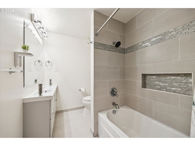 13165 Sw BRIGHTWOOD St, Beaverton, OR 97005