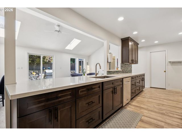 13165 Sw BRIGHTWOOD St, Beaverton, OR 97005