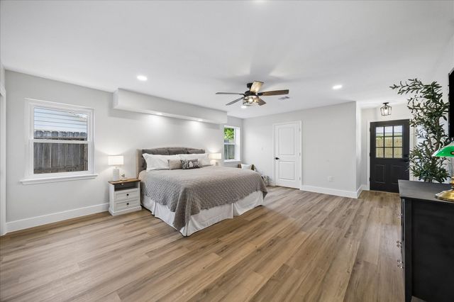 1827 Millwood Drive, Houston, TX 77008