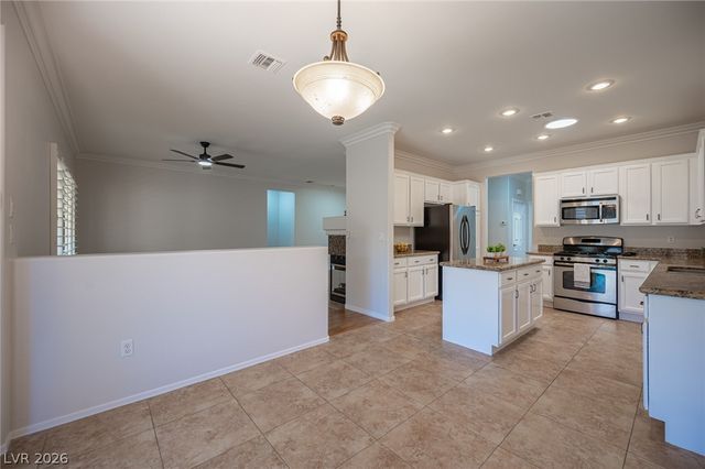 2127 King Mesa Drive, Henderson, NV 89012