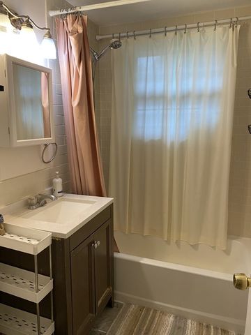 1 Colonial Village Drive 12, Arlington, MA 02474