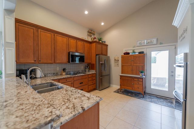 121 Avalon Path, Georgetown, KY 40324