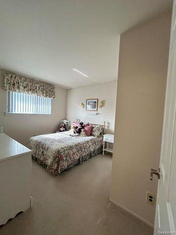 34246 Preston Drive, Sterling Heights, MI 48312