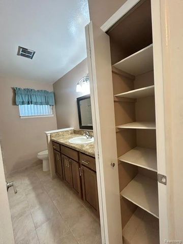 34246 Preston Drive, Sterling Heights, MI 48312