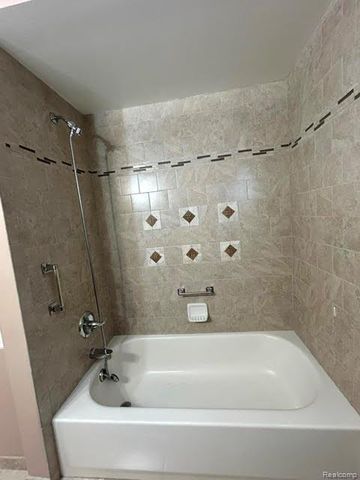 34246 Preston Drive, Sterling Heights, MI 48312