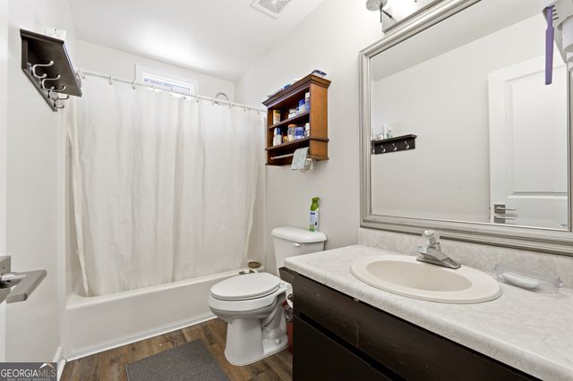 599 Springwood Drive NW, Lilburn, GA 30047