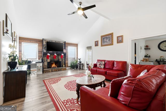 599 Springwood Drive NW, Lilburn, GA 30047