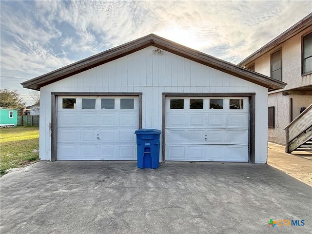 179 Easy Street, Port O'connor, TX 77982