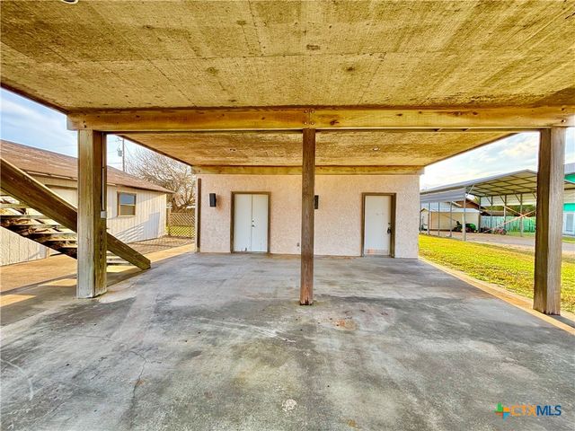 179 Easy Street, Port O'connor, TX 77982