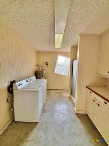 179 Easy Street, Port O'connor, TX 77982