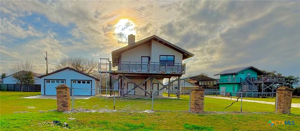 179 Easy Street, Port O'connor, TX 77982