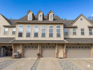 5151 Parsley Drive #33, Shelby Twp, MI 48316