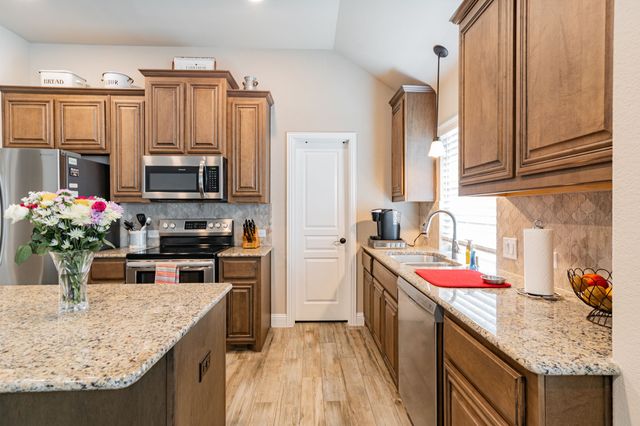 565 Willow Lane, Lavon, TX 75166