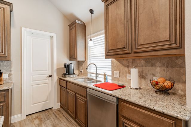 565 Willow Lane, Lavon, TX 75166