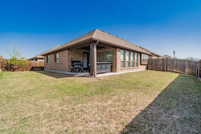 565 Willow Lane, Lavon, TX 75166