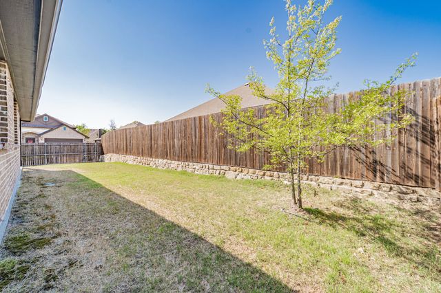565 Willow Lane, Lavon, TX 75166