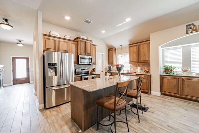 565 Willow Lane, Lavon, TX 75166