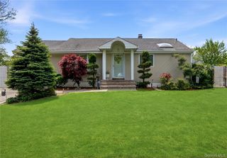 32 White Street, Brentwood, NY 11717