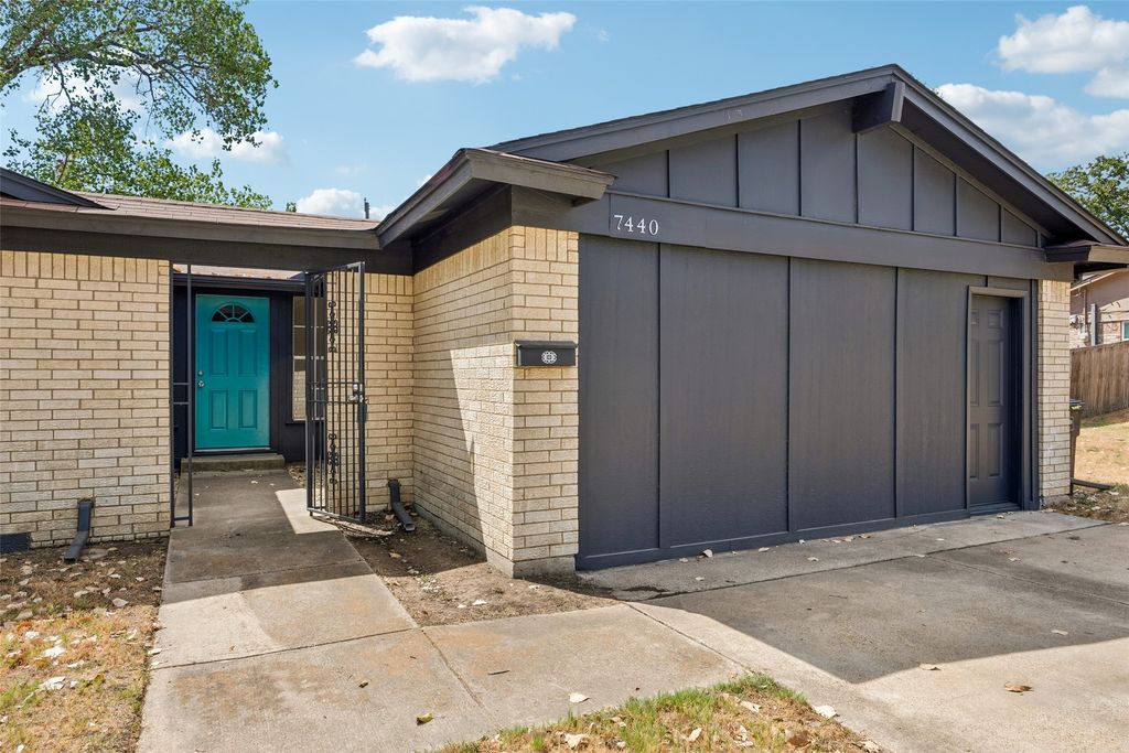 7440 Beckwood Drive, Fort Worth, TX 76112 — photo 2